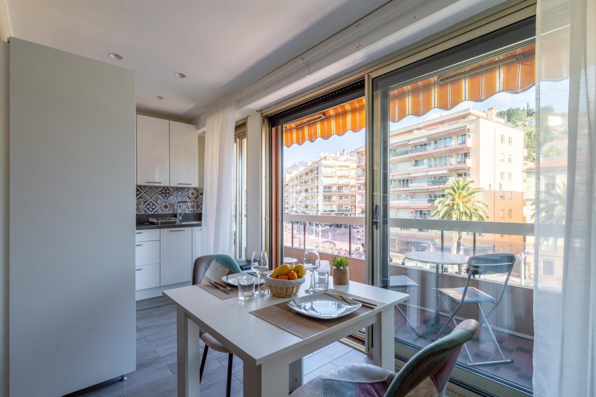 Fabuleux Appartement 2 Personnes Au Coeur De Menton, Climatise Et Proche Gares Routiere Et Sncf Exterior photo