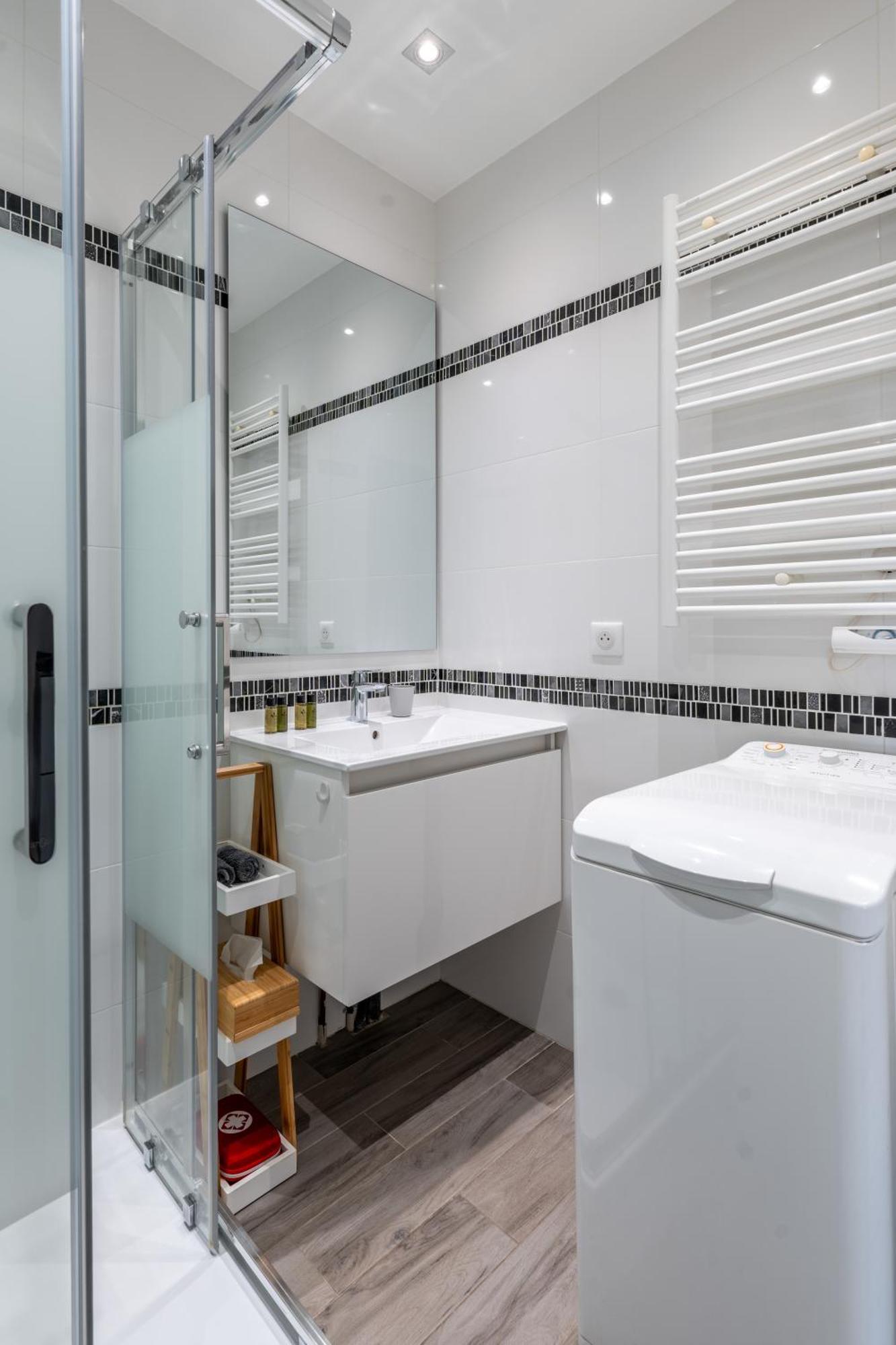 Fabuleux Appartement 2 Personnes Au Coeur De Menton, Climatise Et Proche Gares Routiere Et Sncf Exterior photo