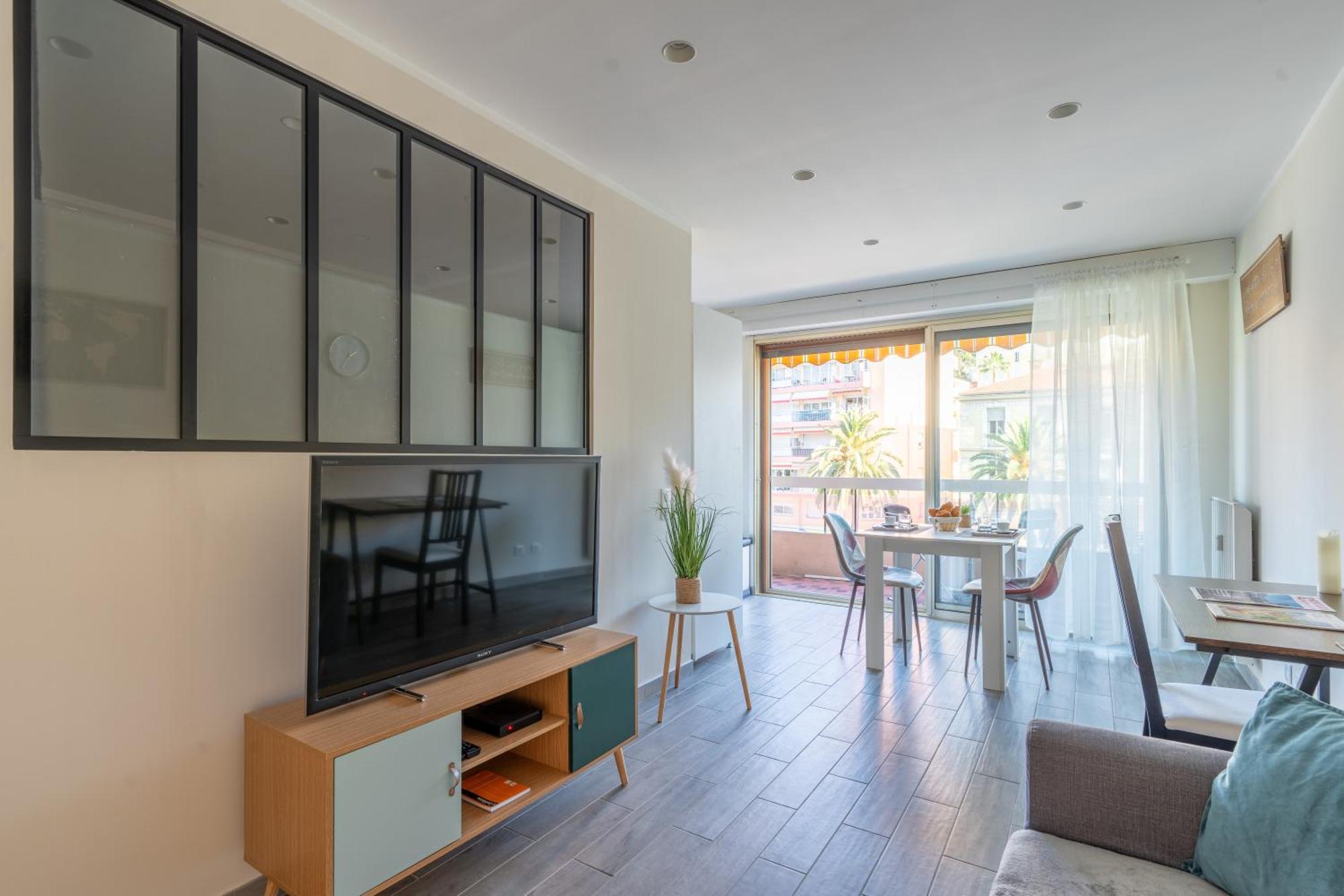 Fabuleux Appartement 2 Personnes Au Coeur De Menton, Climatise Et Proche Gares Routiere Et Sncf Exterior photo