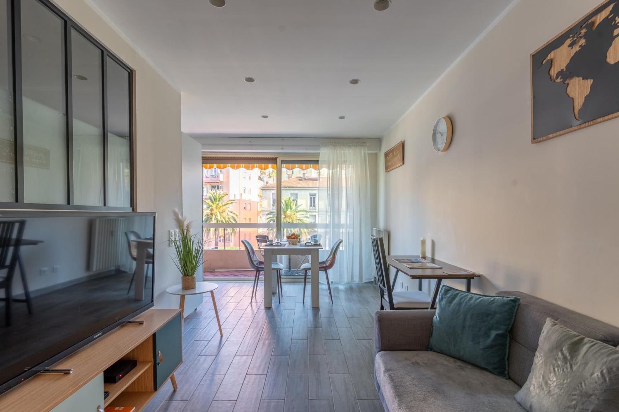 Fabuleux Appartement 2 Personnes Au Coeur De Menton, Climatise Et Proche Gares Routiere Et Sncf Exterior photo