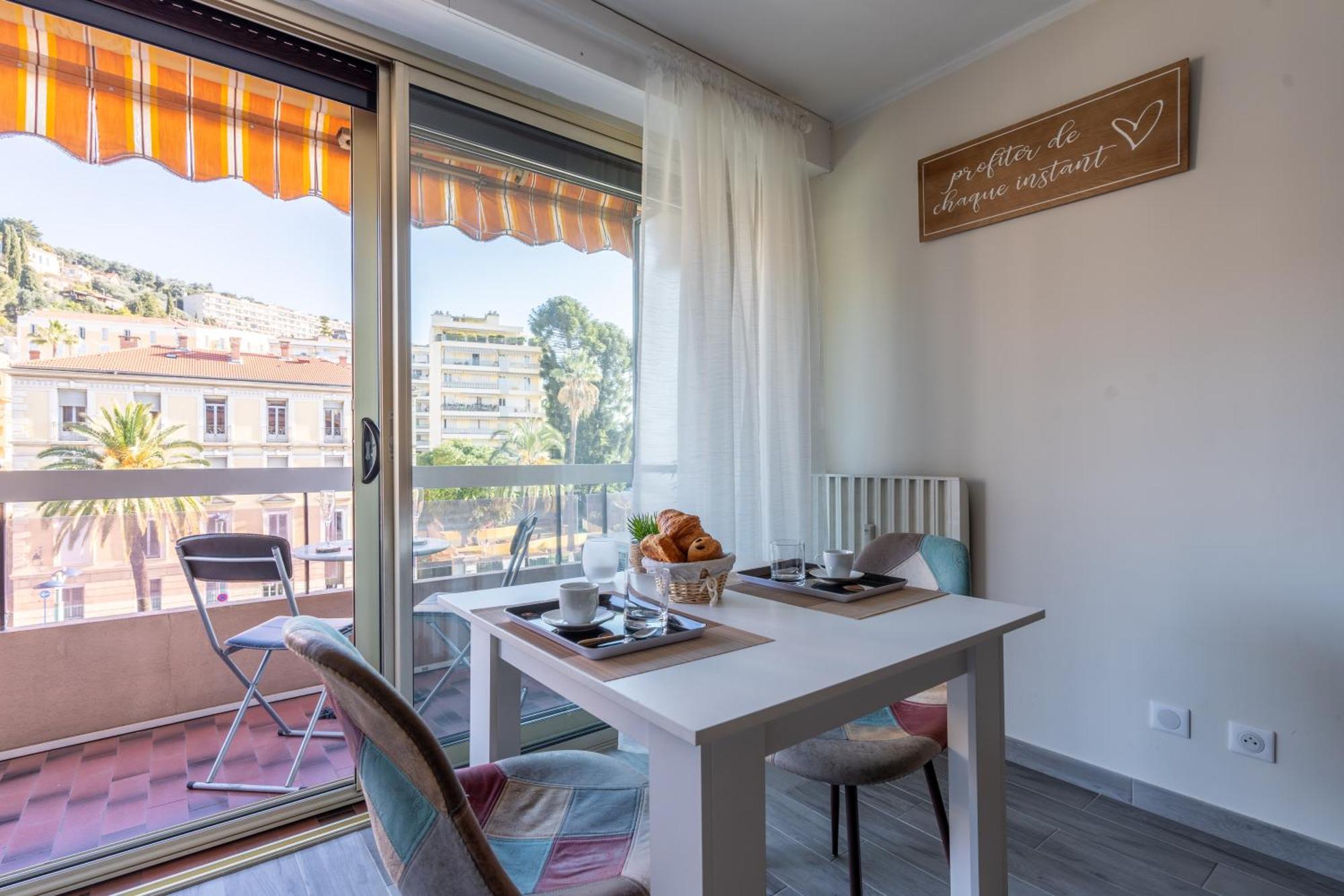 Fabuleux Appartement 2 Personnes Au Coeur De Menton, Climatise Et Proche Gares Routiere Et Sncf Exterior photo